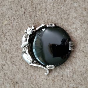 925 Silver panther on onyx brooch with marcasites studs. NWOT.